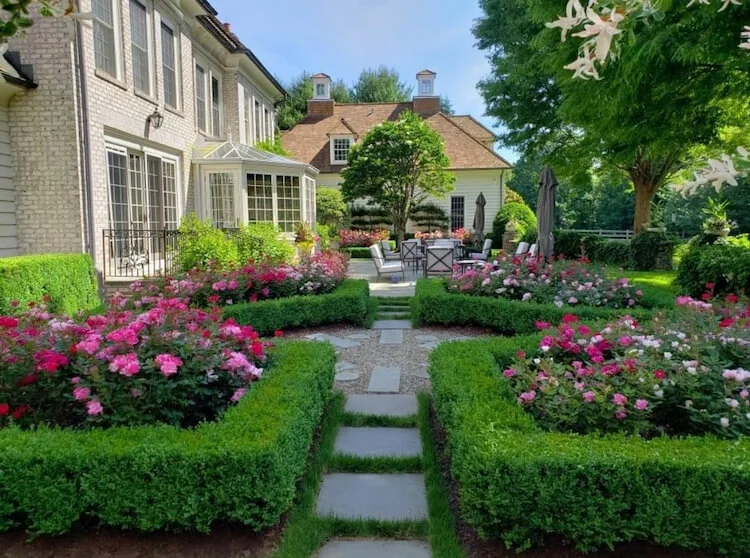 Ландшафт придомовой территории.