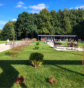 Объект в городе Пущино. Зона отдыха у фонтана